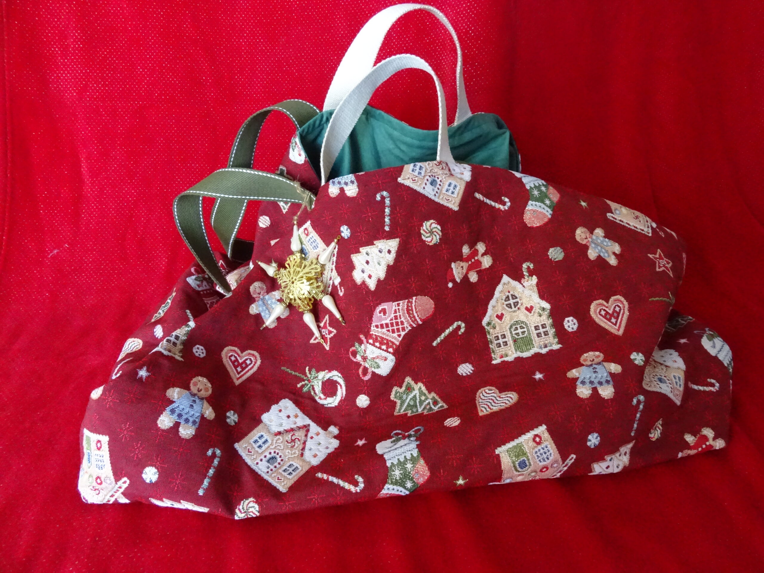 Sac shopping bigbag Noël jacquard rouge motif décor de noël. Doublure velours vert