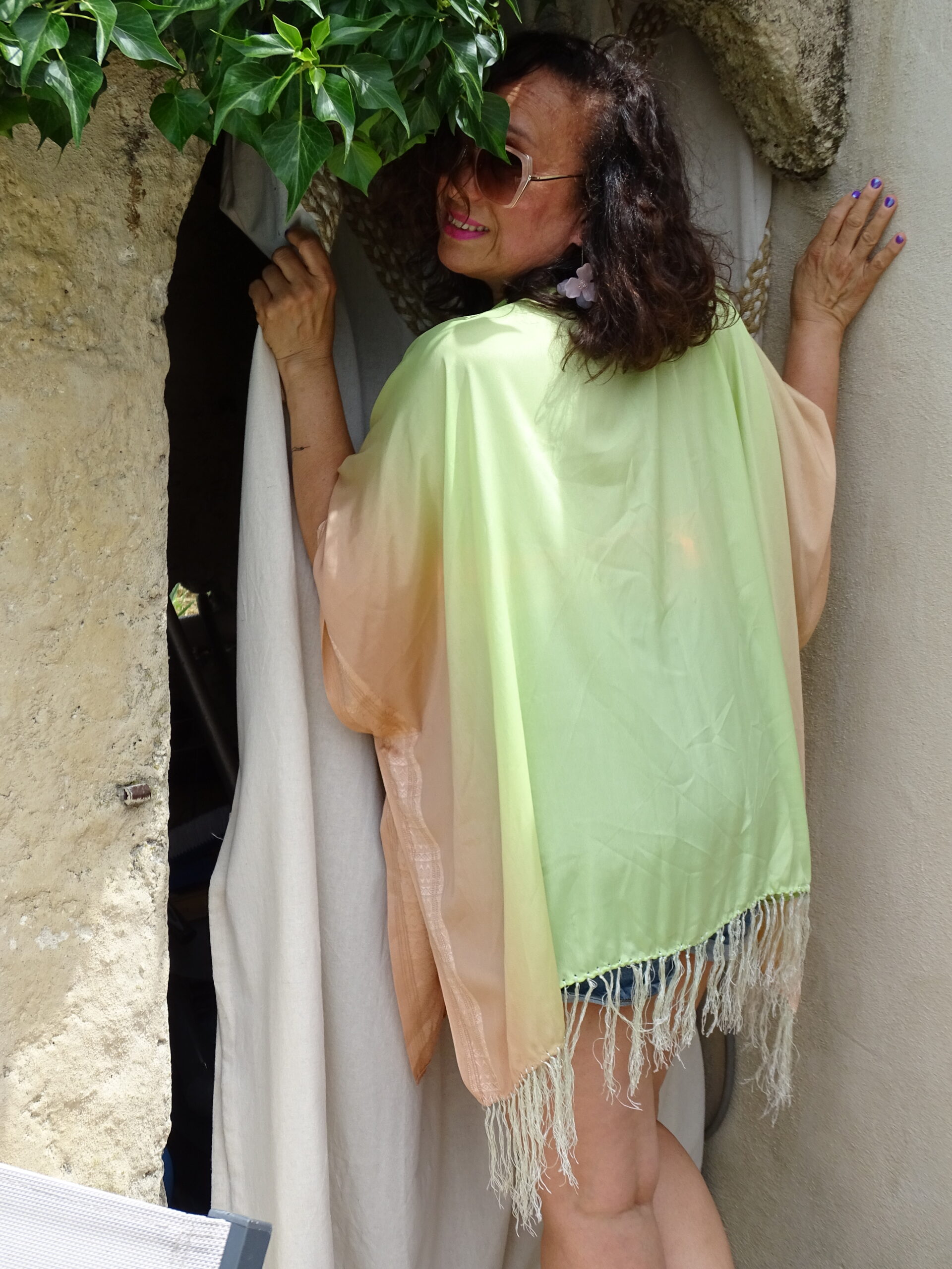 Kimono en soie ,franges coloris vert et saumon